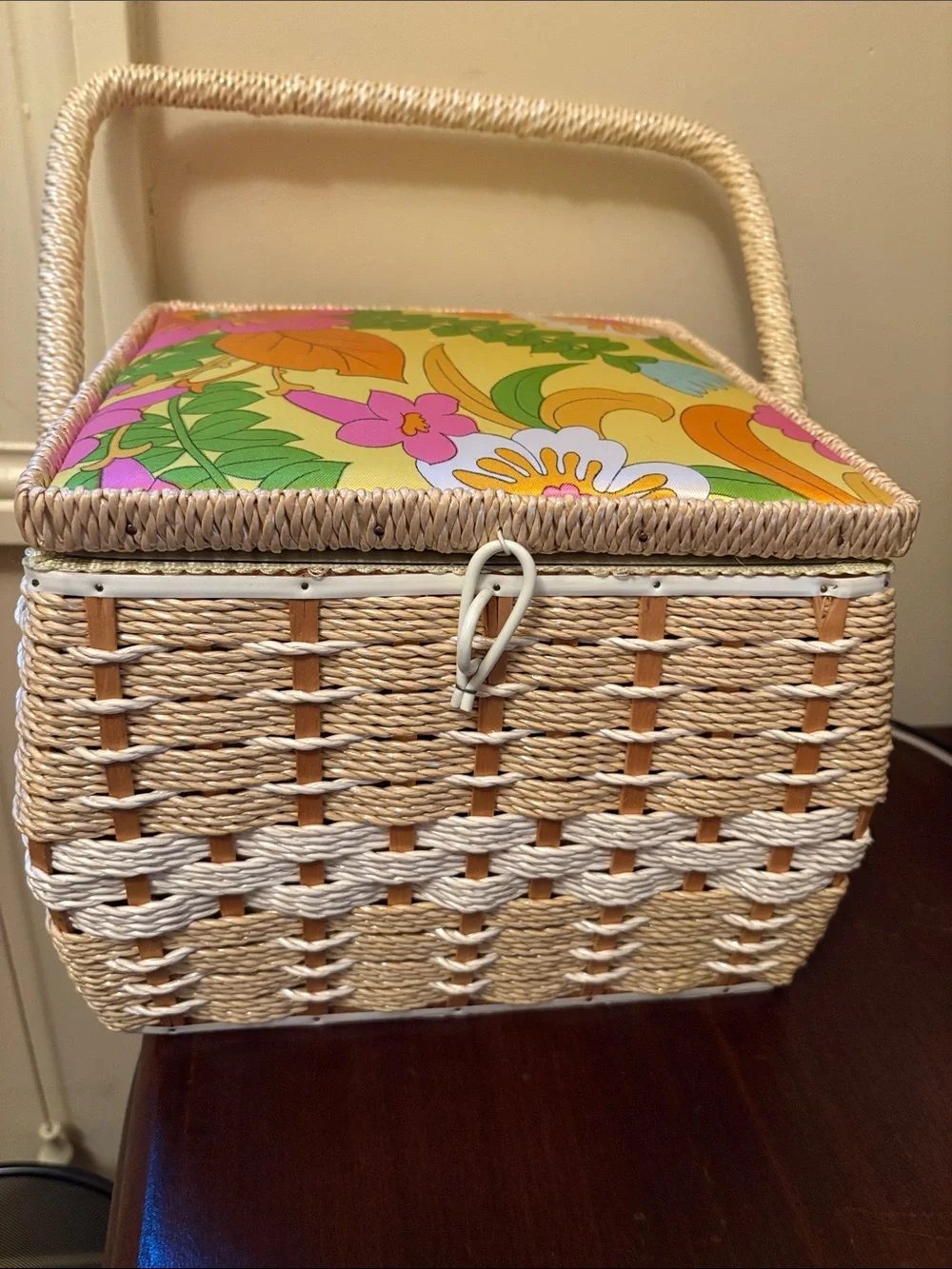 Woven Straw wicker sewing Basket, satin lining with Bright Floral Lid - Natural